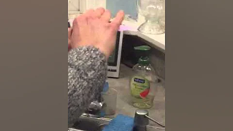 Glass jar water trick
