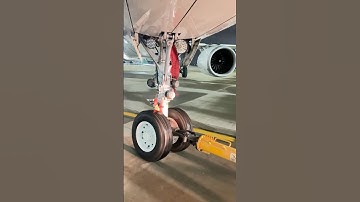 Aircraft pushback by tow truck. #airbus320neo #shifting #aviation