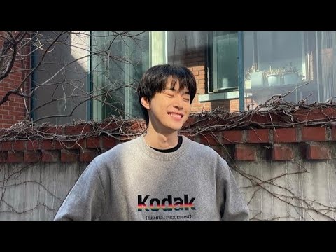 도영이는 언제부터 그렇게 예뻤나