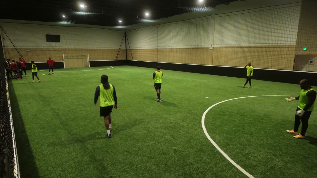 Los Japonais vs Buteur FC | Indoor Soccer Montreal CamerYoungBoys