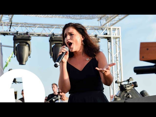 Jessie Ware live at Café Mambo for Radio 1 in Ibiza 2017 class=