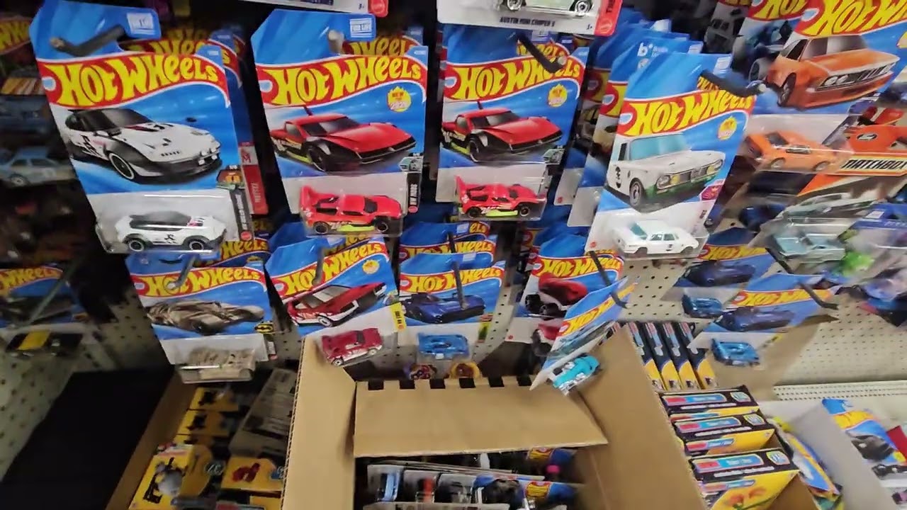 📦👀  Hot Wheels Hunting New Case New Chase You Won’t Believe What I Found I Am Back From Mexico…🇲🇽🇺🇸