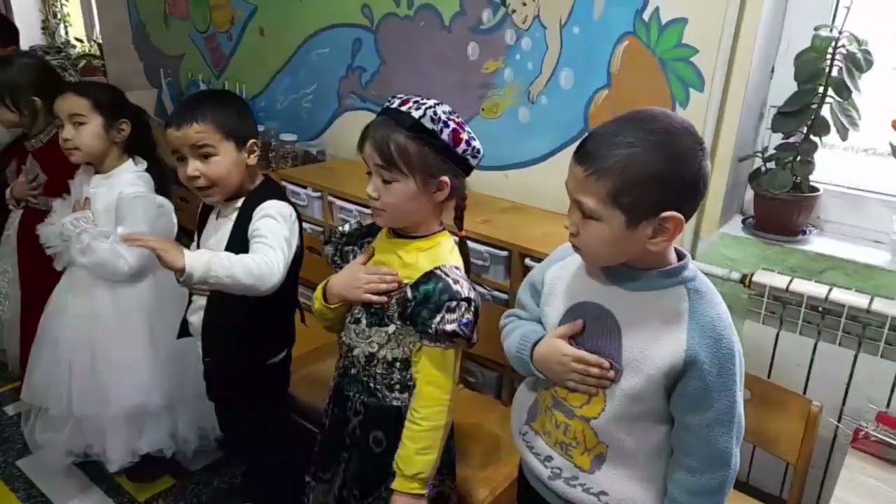 Dangʻara tumani 9-son MTT da Artiqov Tohirjon bolajonlar bilan 8-mart tadbirini tashkil etdi.