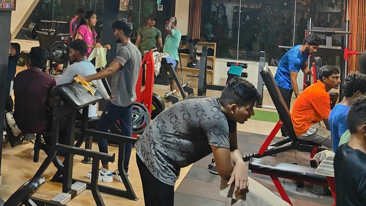 live. Dev Fitness Gym 8.30 pm Best gym House Full Best training - YouTube