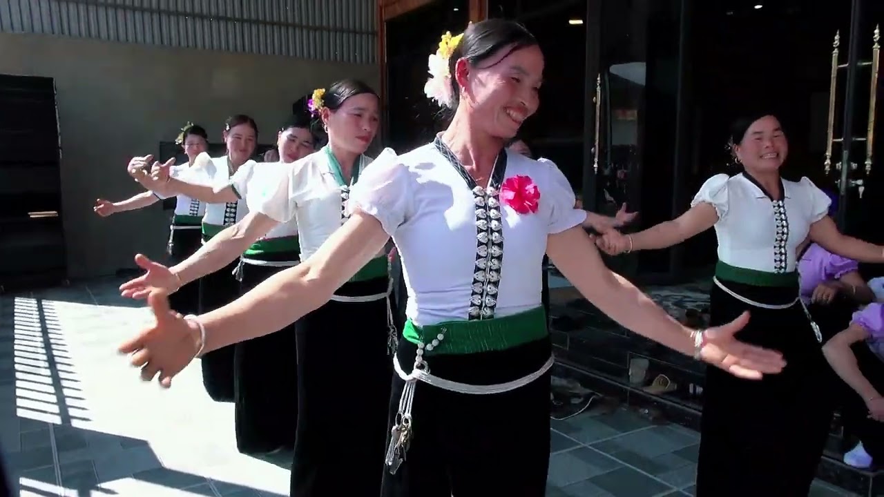 Múa xác sôn Ngọc Chiến mừng tân gia thến kiên bản phày 