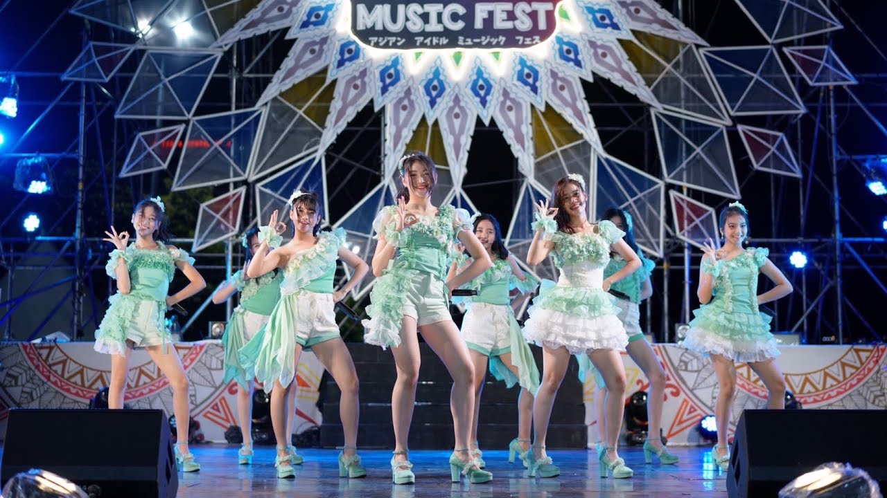 JKT48 Asian Idol Music Fest 2019 at Central Festival Pattaya Beach // Part 1