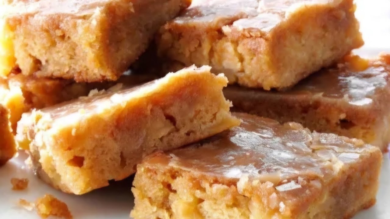 These Glazed-Apple Maple Blondies are a Game Changer