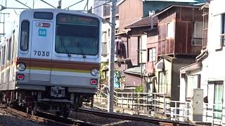 東京メトロ7000系7130F白楽カーブ通過