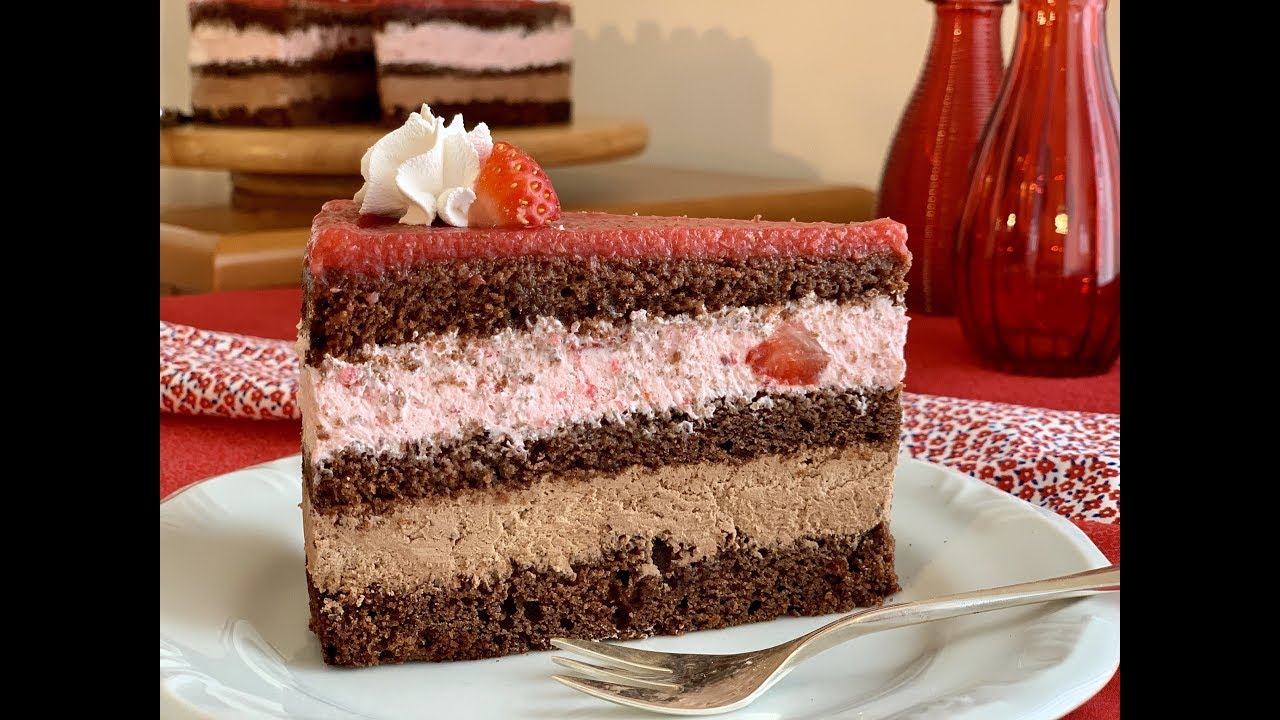 Bolo de chocolate e morango recheado em camadas com thermomix/bimby®