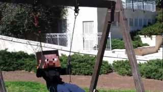 סטיב מינקראפט מתנדנד=Steve From Minecraft Swinging