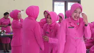 ISAK TANGIS MENGIRINGI PERPISAHAN KAPOLRES HALMAHERA TENGAH KE TEMPAT TUGAS YANG BARU