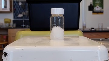 Timelapse of choline chloride-urea eutectic forming