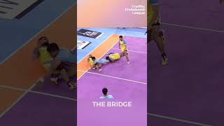 CAN DEEPAK HOODA ESCAPE FROM THALAIVAS DEFENCE? | The Bridge #shorts #kabaddi