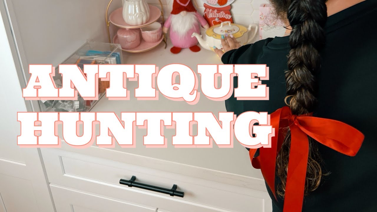 ANTIQUE HUNTING// VINTAGE 1960S TEAPOT