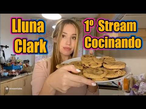Lluna Clark Cocinando 