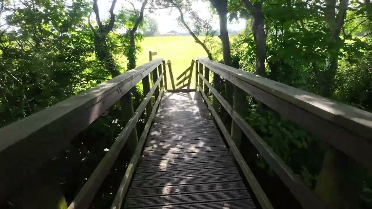 A WALK FROM LANDICAN LANE OVER THE M53, TO LOWER THINGWALL LANE. CAMERA / DRONE.  
