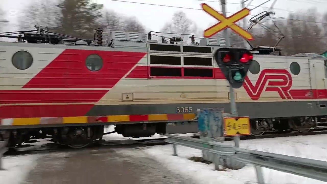 Sr1 3065 T3642 ohittaa nummelan kuoppanummen Tasoristeyksen. 