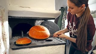 My grandmother taught me to cook Bread in a woodfired oven! Ukrainian traditions