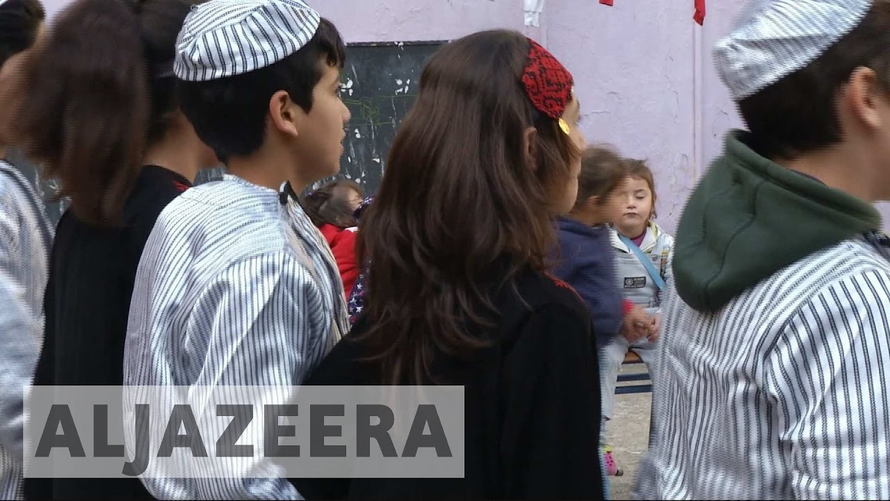 لاجئون في اليونان يتعاونون من أجل "وطن" جديد
