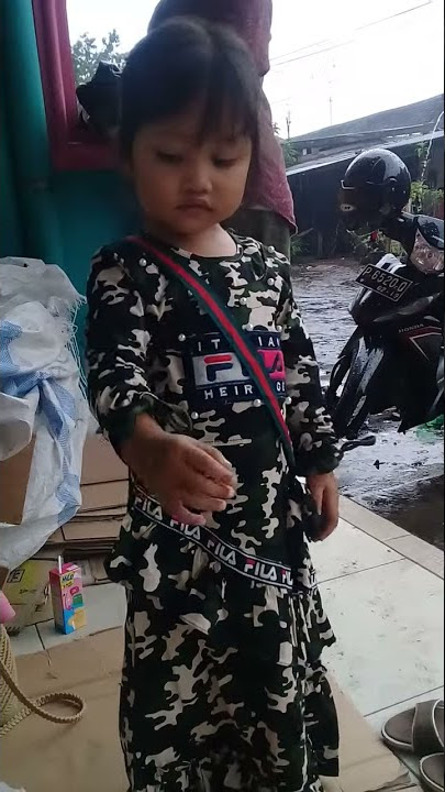 Salwa dapet hadiah baju kentara dr ayah ibuk😍😍😍mksih ayah..🤗🤗🤗