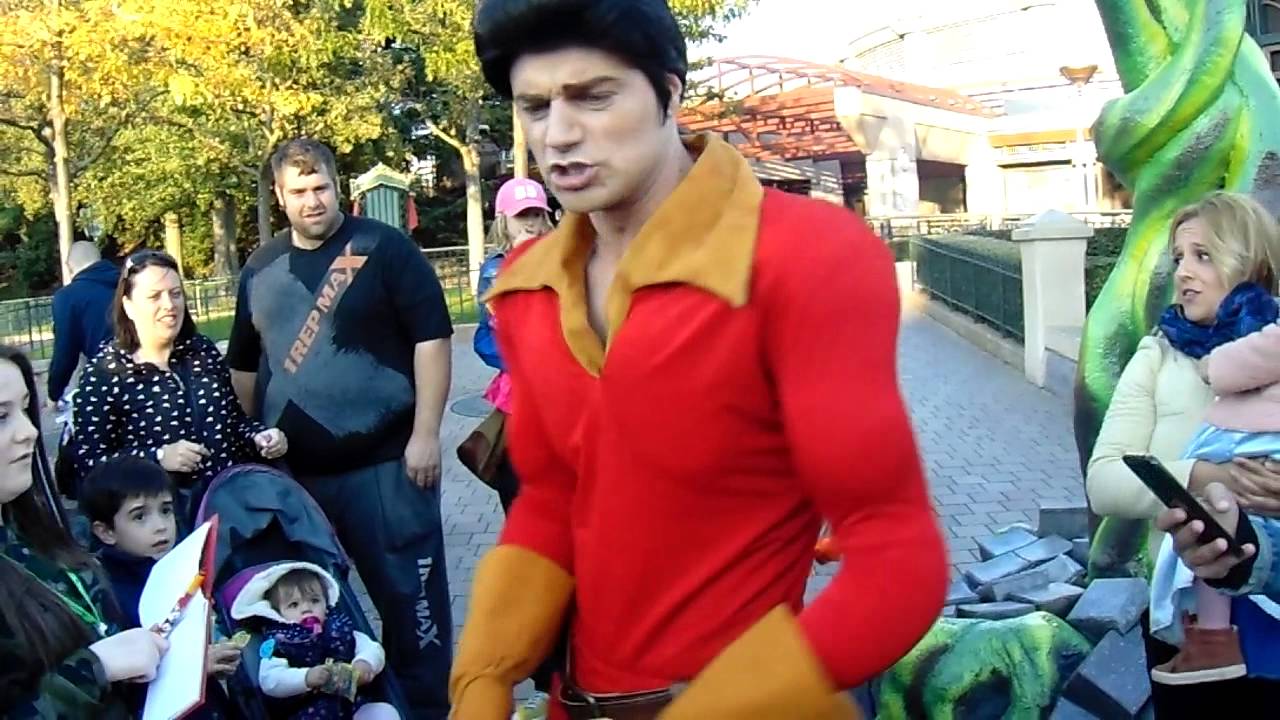 Disneyland Paris set Gaston Halloween 2015 1/10/15