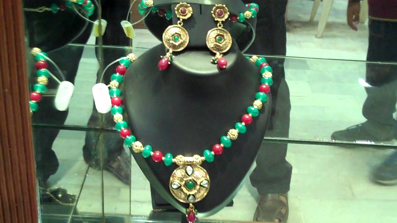 Queens Collections, Varanasi