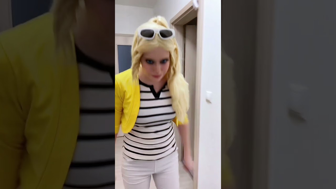 GAYYYYY | Zoé Lee and Chloé Bourgeois (@witchera_) #cosplay | Miraculous Ladybug