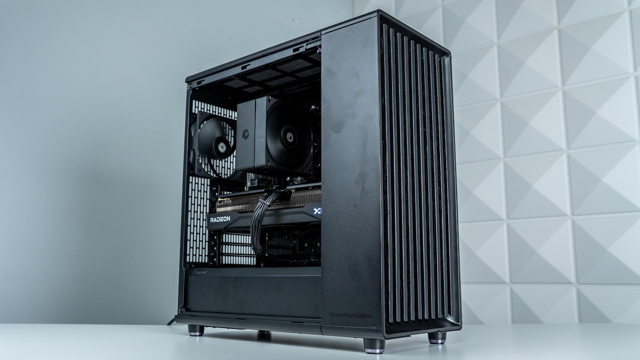 Building a Stealthy Intel Gaming PC! (Intel Core Ultra 5 250K Plus