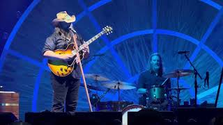 Celebrity Chris Stapleton-“Cold” @Hollywood Casino Ampitheater 7-11-25 Net Worth