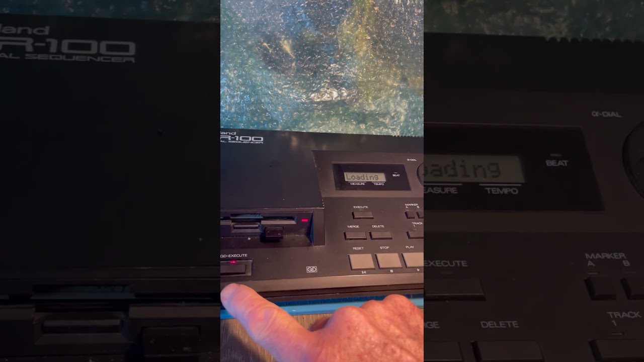 Roland PR-100 midi sequencer - YouTube