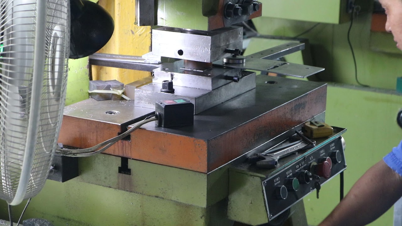 Racing radiator manufacturing process 10:water tank shaping