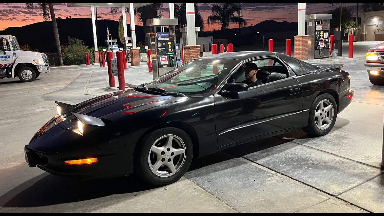 POV  You drive a 1995 Pontiac Firebird Formula - 5.7L V8