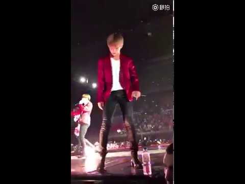 [170526] BTS The Wings Tour in Sydney - DANGER FANCAM (Taehyung Focus) - YouTube