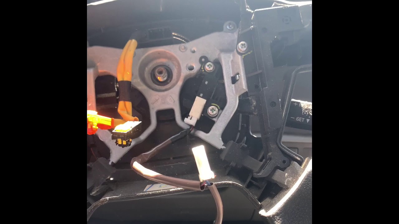 Clock Spring Toyota Tundra 2013 - YouTube