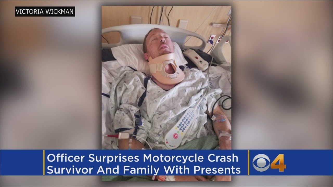 Police Surprise Crash Victim's Family With Visit From Santa