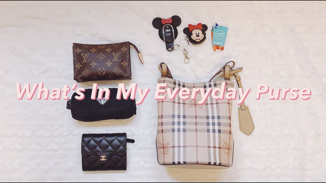 What's in my BURBERRY BOSTON BAG! #whatsinmybag 