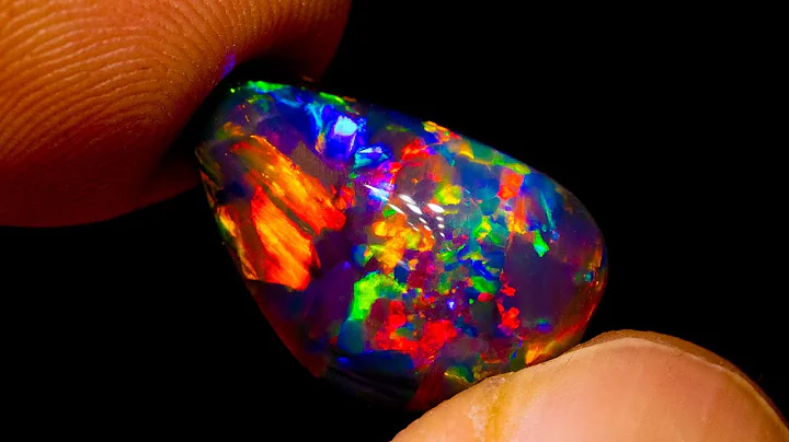 Searching for the ultimate black opal. I found it ...