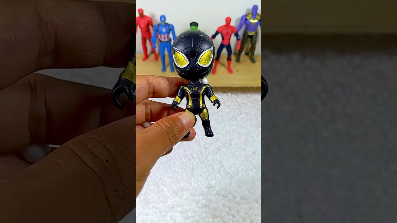 hunting toys AVENGERS HULK SMASH VS BLACK SPIDERMAN