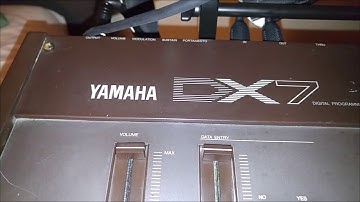 Yamaha DX7 Tutorial - Basic functions and creating saw and square waves.