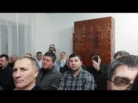 De ce oare mai amâi cântă surorile Măriuţa, Lidia şi Sefora în bis din Şurdeşti