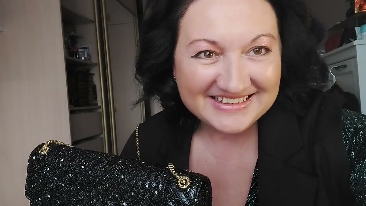 Собираюсь на корпоратив. Вечерний аромат🩵🤍❄️