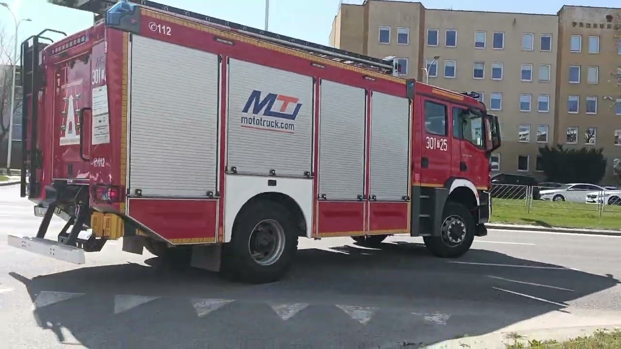 Wyjazd alarmowy 4 zastępów 301[T]21,25,51,90 z JRG 1 Kielce do pożaru mieszkania