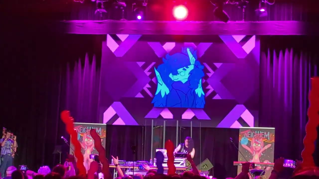 Pinkaboo's NeighHem - Vylet Pony Set clips