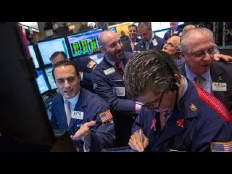 Dow hits record as investors bet on tax cuts