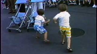 2 Crazy Midgets in Disney (the first visit)