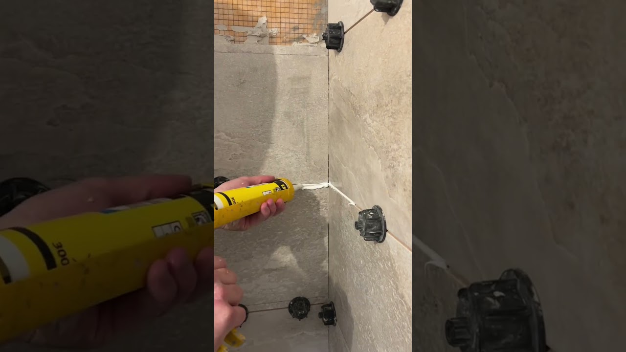 Pose d'une étagère de douche Scvhlüter-SHELF
