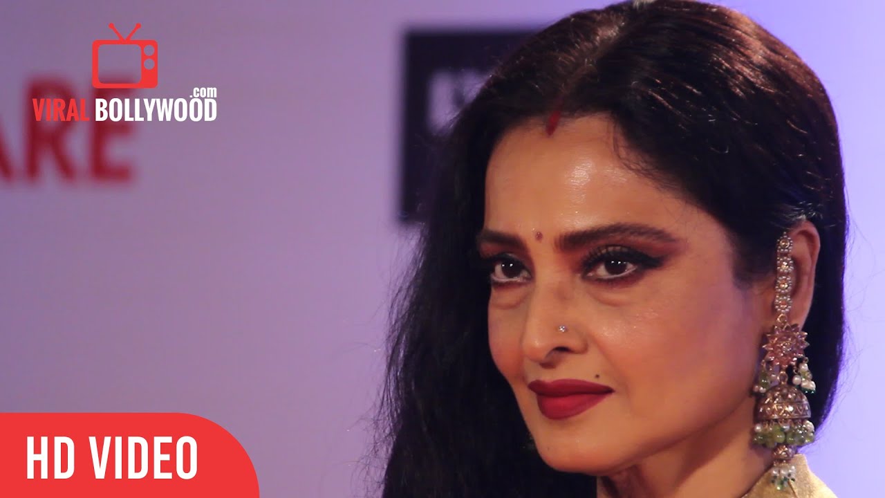 Rekha at Filmfare Awards 2016 | Red Carpet | ViralBollywood