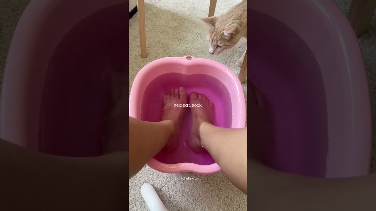 A Salon Pedicure at home 👀