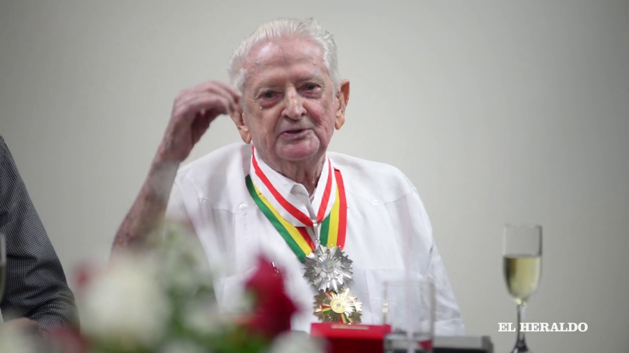Homenaje a Chelo de Castro en la sala de juntas de EL HERALDO riohacha trabajos