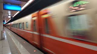 20211222 562次莒光號(本務E207) 南港車站1A月台 列車通過 Train No.562 C.K EXP Nangang station Platfrom1A Train pass